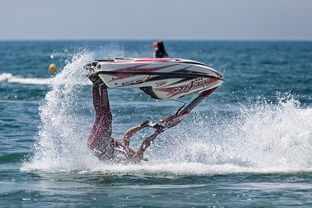 樱桃湾之夏仍旧热闹不减，旅游休闲新体验：运动设施、海滨party还能玩吗？